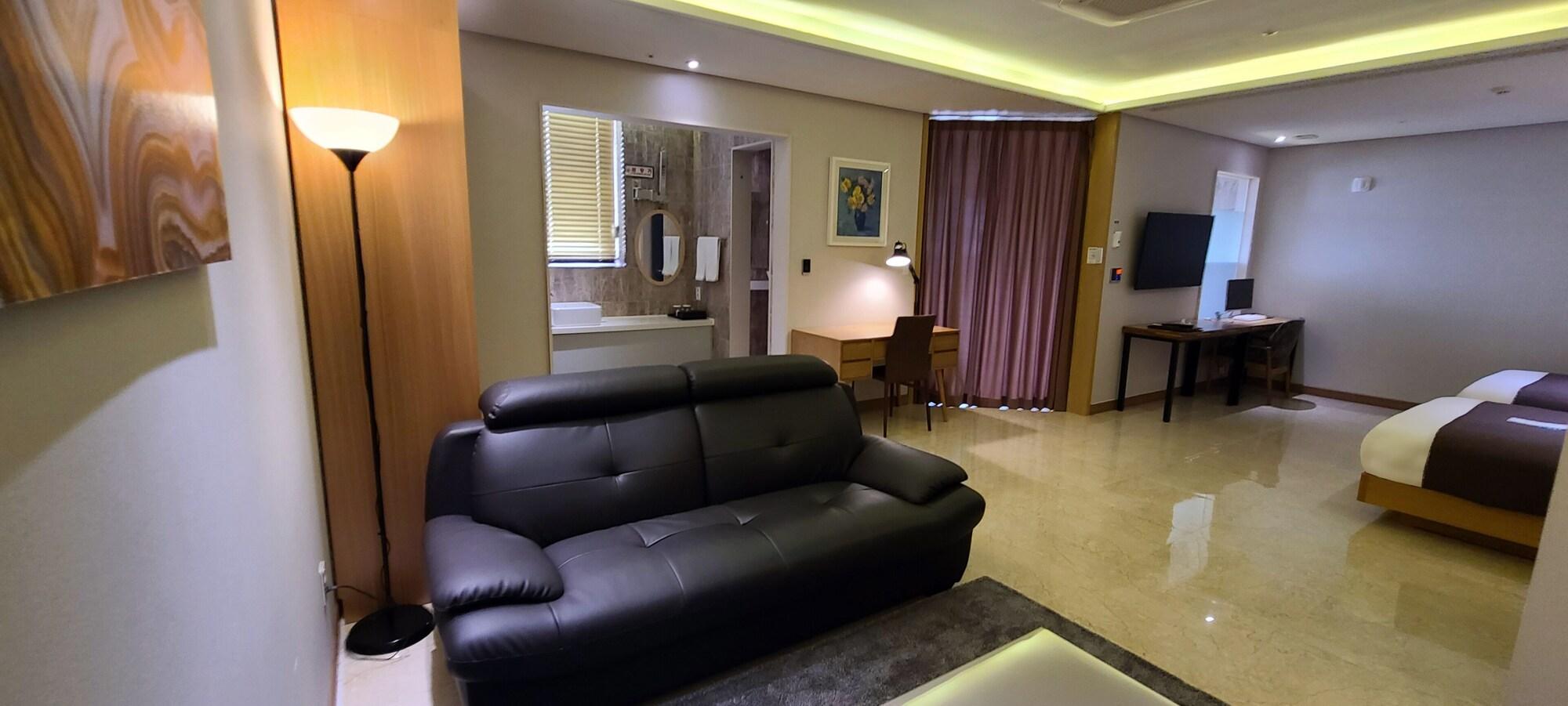 Benikea Hotel Yangsan Exteriör bild