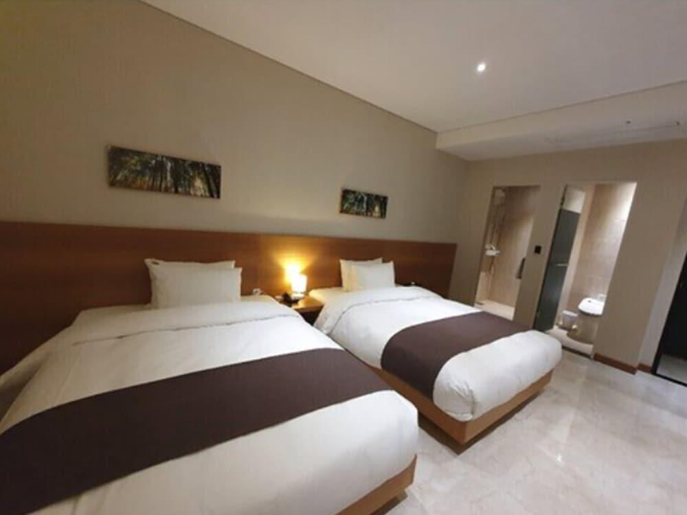 Benikea Hotel Yangsan Exteriör bild